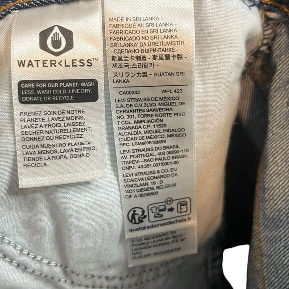 Welcome to my closet! I'm sorry but this item has sold and is not available. - Picture 12 of 15